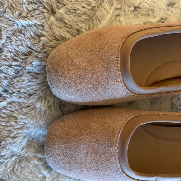 Clark’s Beige Women's Shoes - Picture 6 of 8